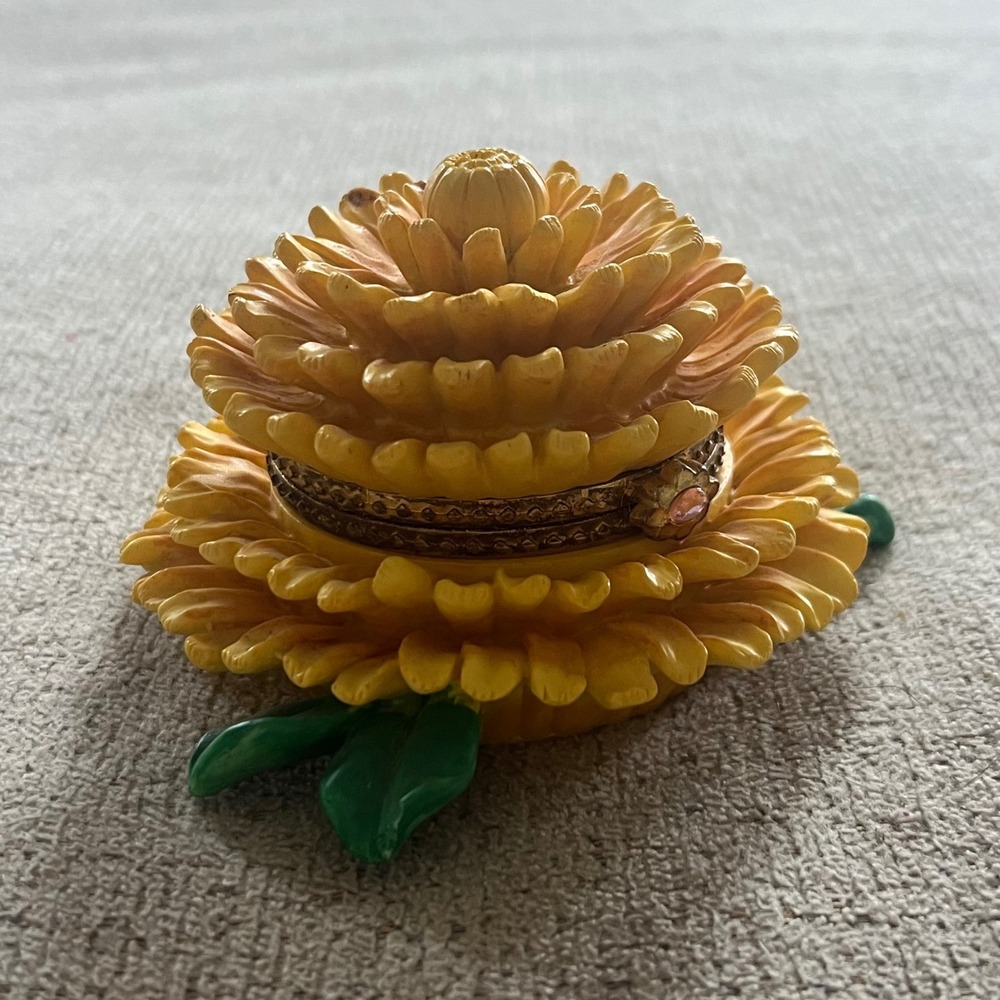 Vintage Sunflower Hinged Trinket Box Yellow Floral Resin Jewelry Case 99022RA - Picture 2 of 4